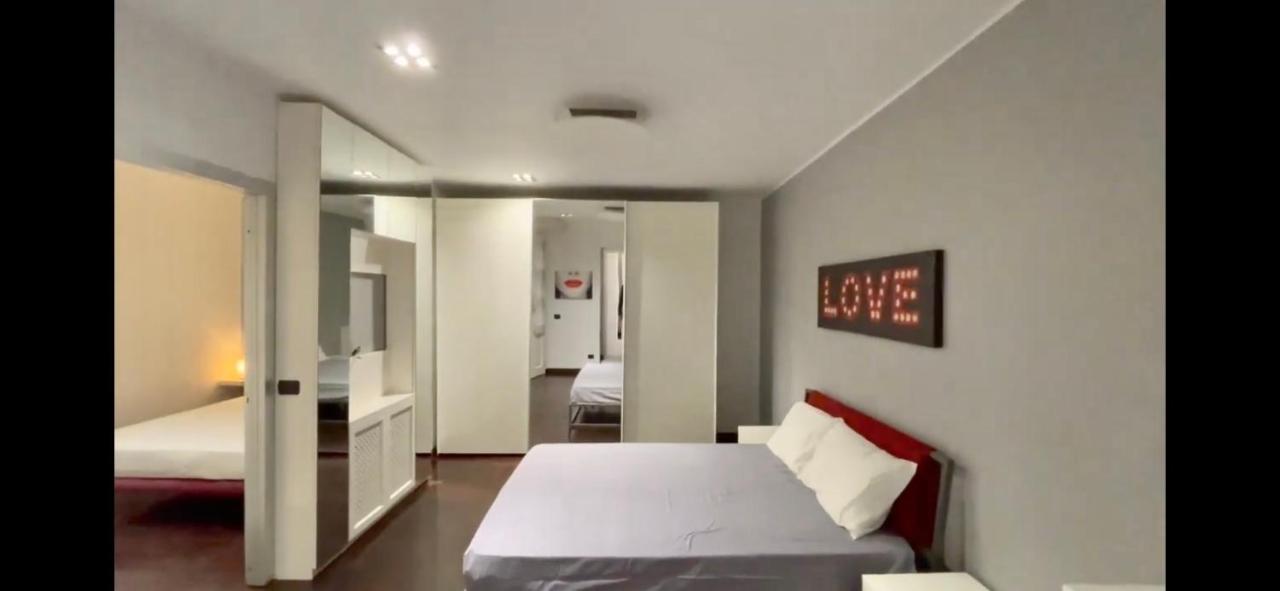 Apartment Luxury 100 Mq A Stone's Throw From The Duomo Milan